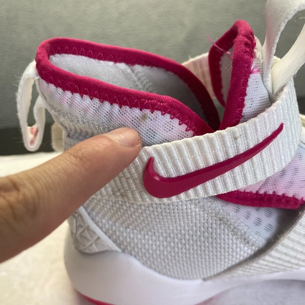 Nike Lebron Soldier 11 Youth 7Y Kay Yow GS Shoes 918369-102 White Pink Cancer - Picture 8 of 15